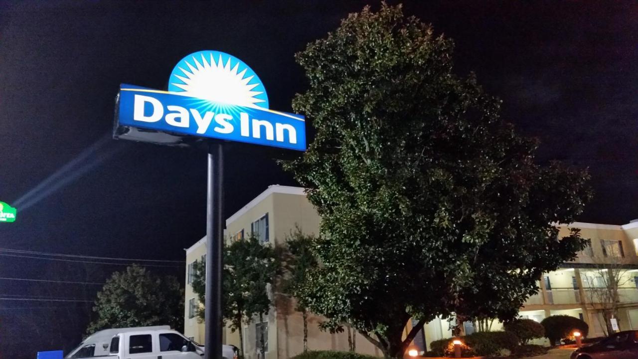 Days Inn By Wyndham Chattanooga/Hamilton Place Esterno foto